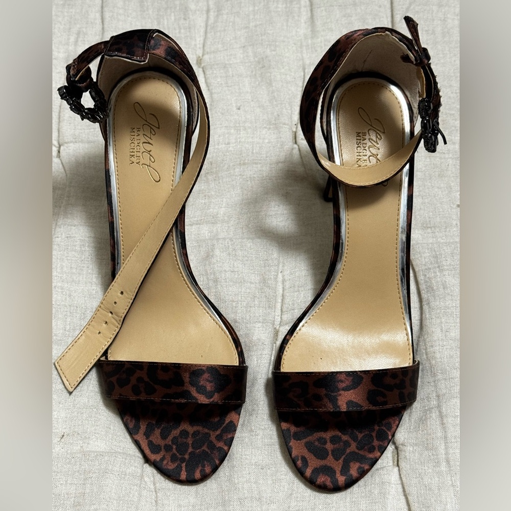 Badgley Mischka Brown and Black Heels Elegant Strappy Design